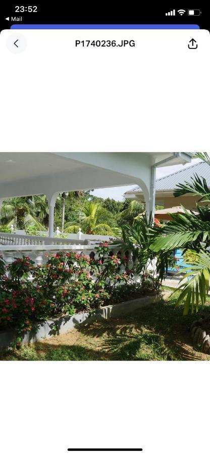 Ogumka, Self Catering , Beoliere, Mahe Hotel Victoria Ngoại thất bức ảnh
