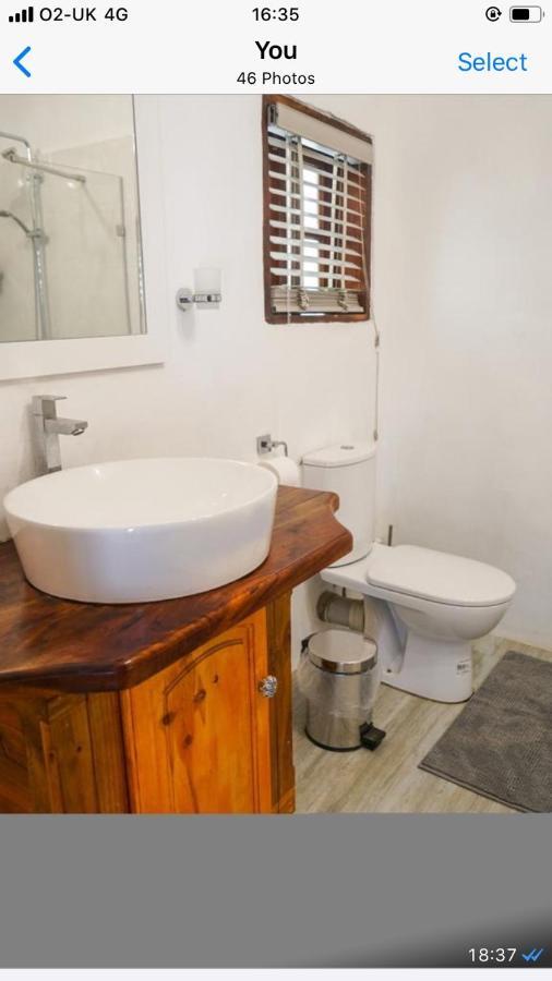 Ogumka, Self Catering , Beoliere, Mahe Hotel Victoria Ngoại thất bức ảnh