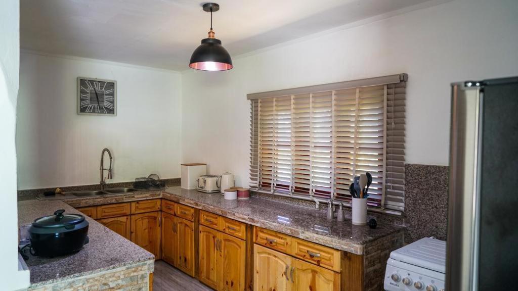 Ogumka, Self Catering , Beoliere, Mahe Hotel Victoria Ngoại thất bức ảnh