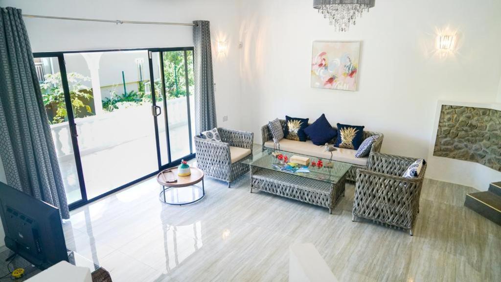 Ogumka, Self Catering , Beoliere, Mahe Hotel Victoria Ngoại thất bức ảnh