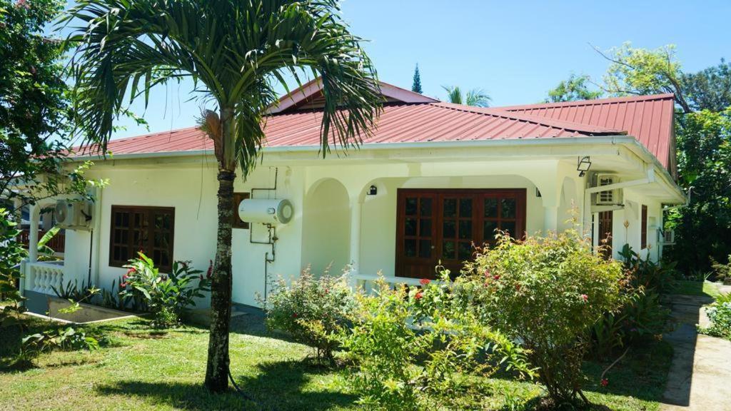 Ogumka, Self Catering , Beoliere, Mahe Hotel Victoria Ngoại thất bức ảnh